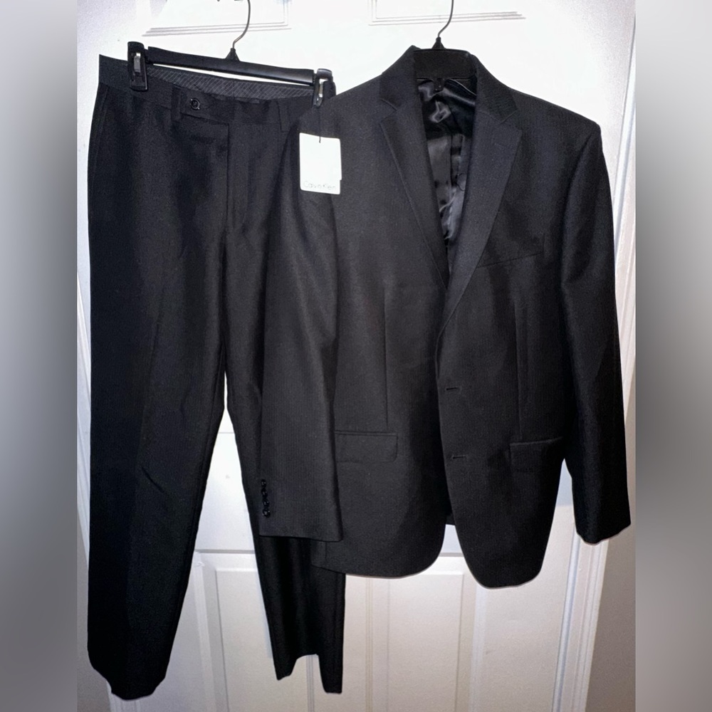 Calvin Klein Men’s Dress Suit blazer size 38R pantsuit size 30 waist 32 length